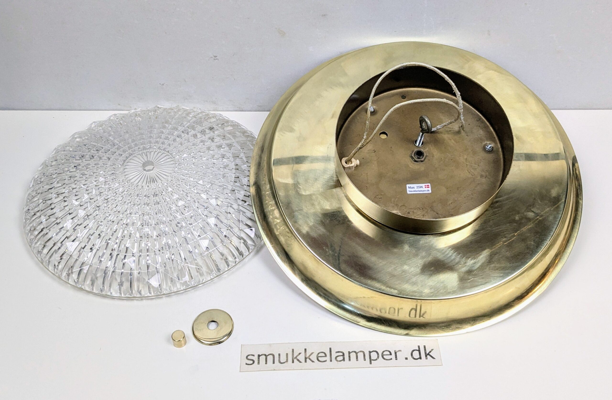 Fuld restaureret Carl Fagerlund plafond i messing og krystal. Ø37. 1960. Til Loft eller væg.