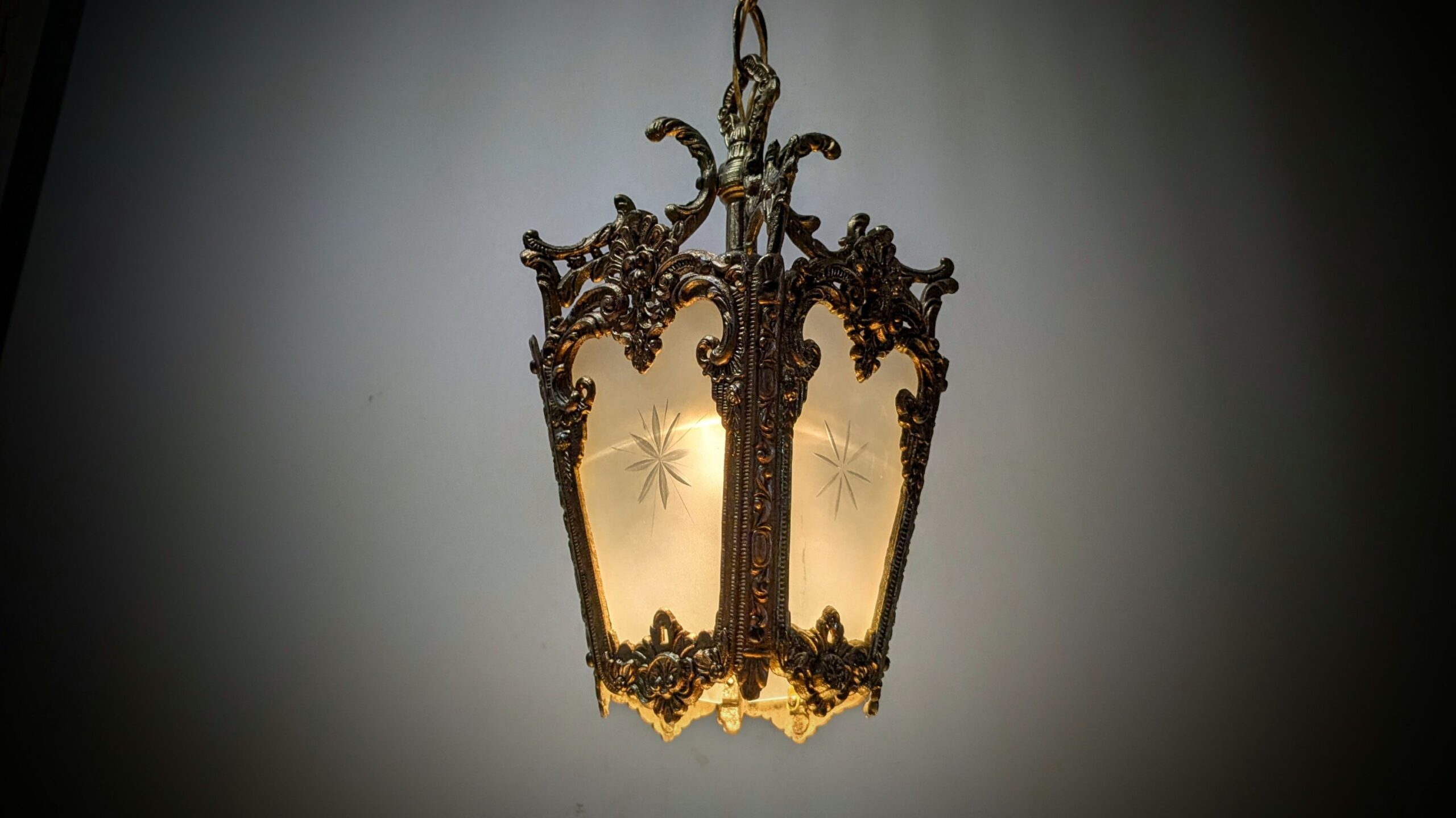 Dansk Antik art nouveau style lampe. Nyt el. Messing. 80 cm nedhæng. Ø20. 1960.