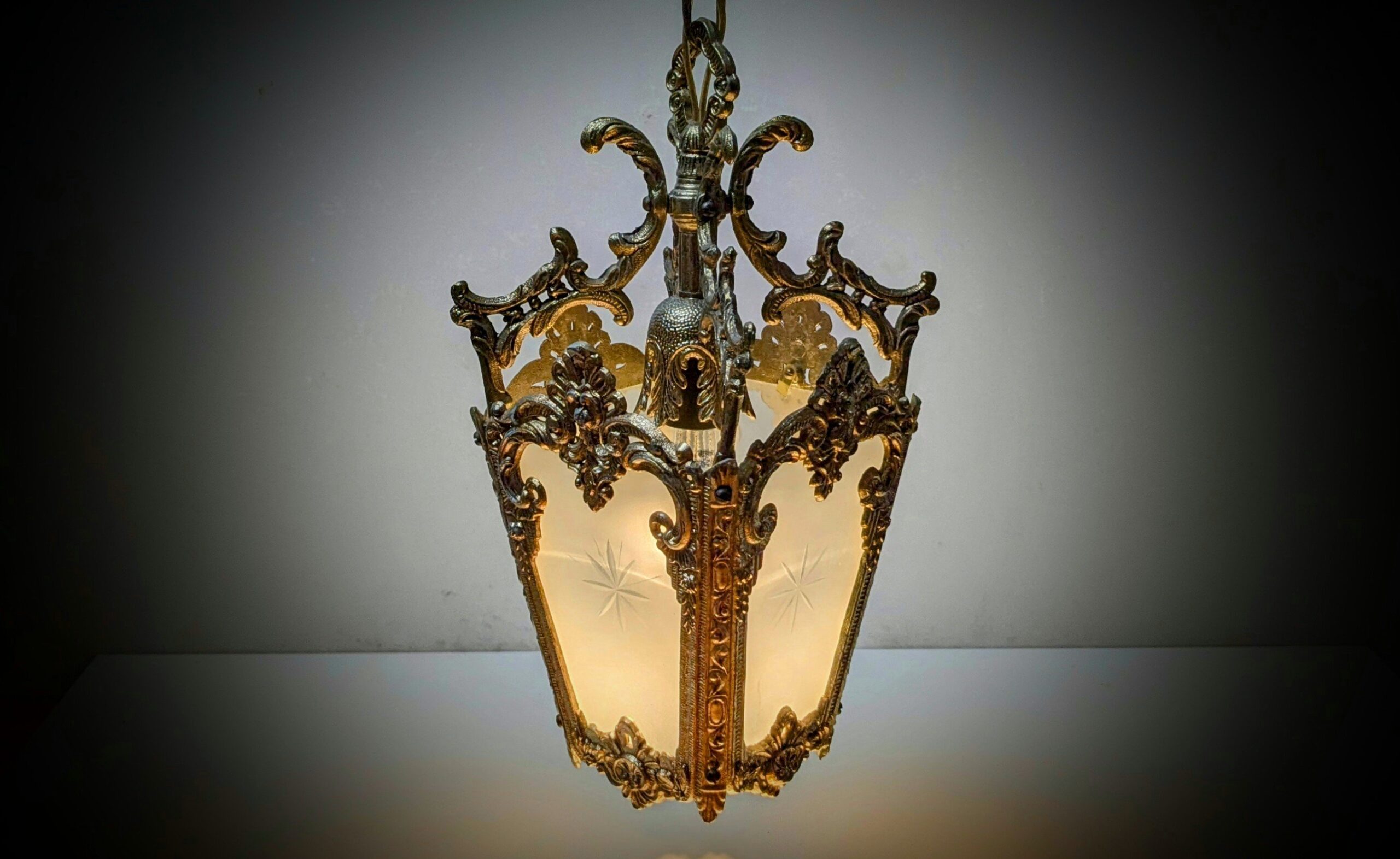Dansk Antik art nouveau style lampe. Nyt el. Messing. 80 cm nedhæng. Ø20. 1960.
