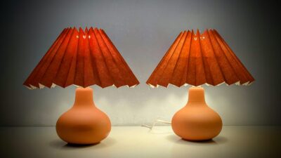 Sæt med 2 danske design senge lamper fra 1980. Alpe design. 26 cm højde. Sæt med 2 stk.