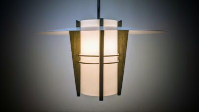 Klassisk design loftlampe fra 1990. Til spisebord m.m Ø40. Nyt el.