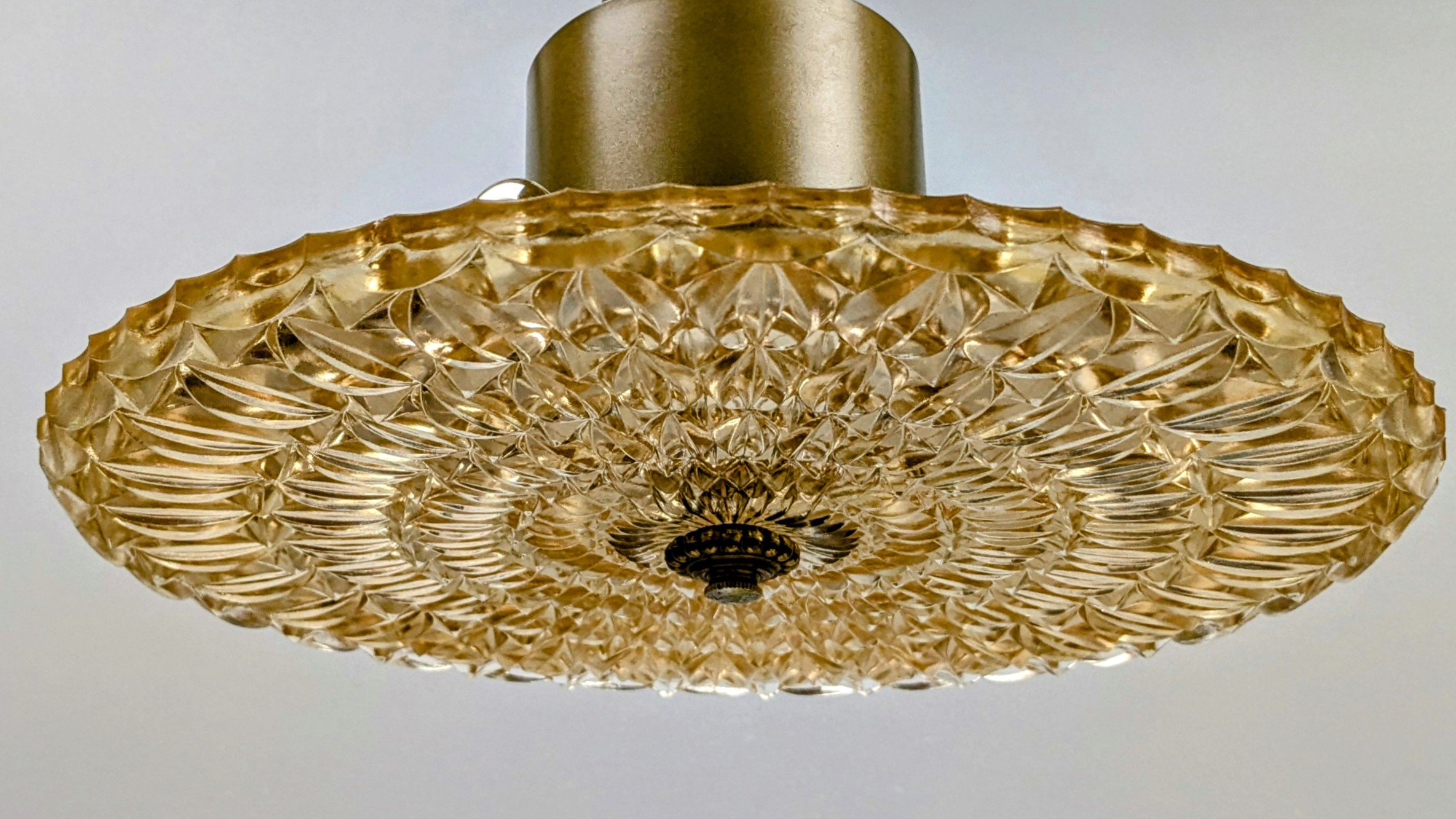 Custom unika. Møllers redesign. Ø33.Tæt til Loft plafond. Hånd samlet.