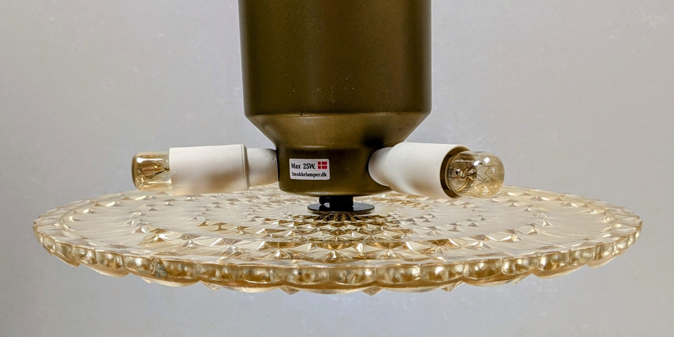 Custom unika. Møllers redesign. Ø33.Tæt til Loft plafond. Hånd samlet.