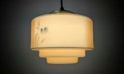 Glaspendel 1930. Petroleums blå aftegninger. Ø21. Nyt el og ophæng. Sjældent Uranium oxid glas.