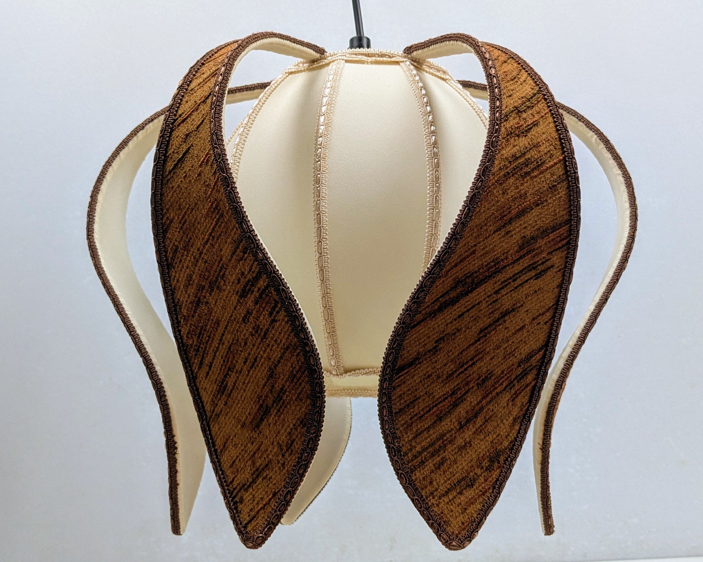 Sjælden art deco loftlampe fra 1950. Perfekt stand. Stof. Nyt el. Ø36 tulip.