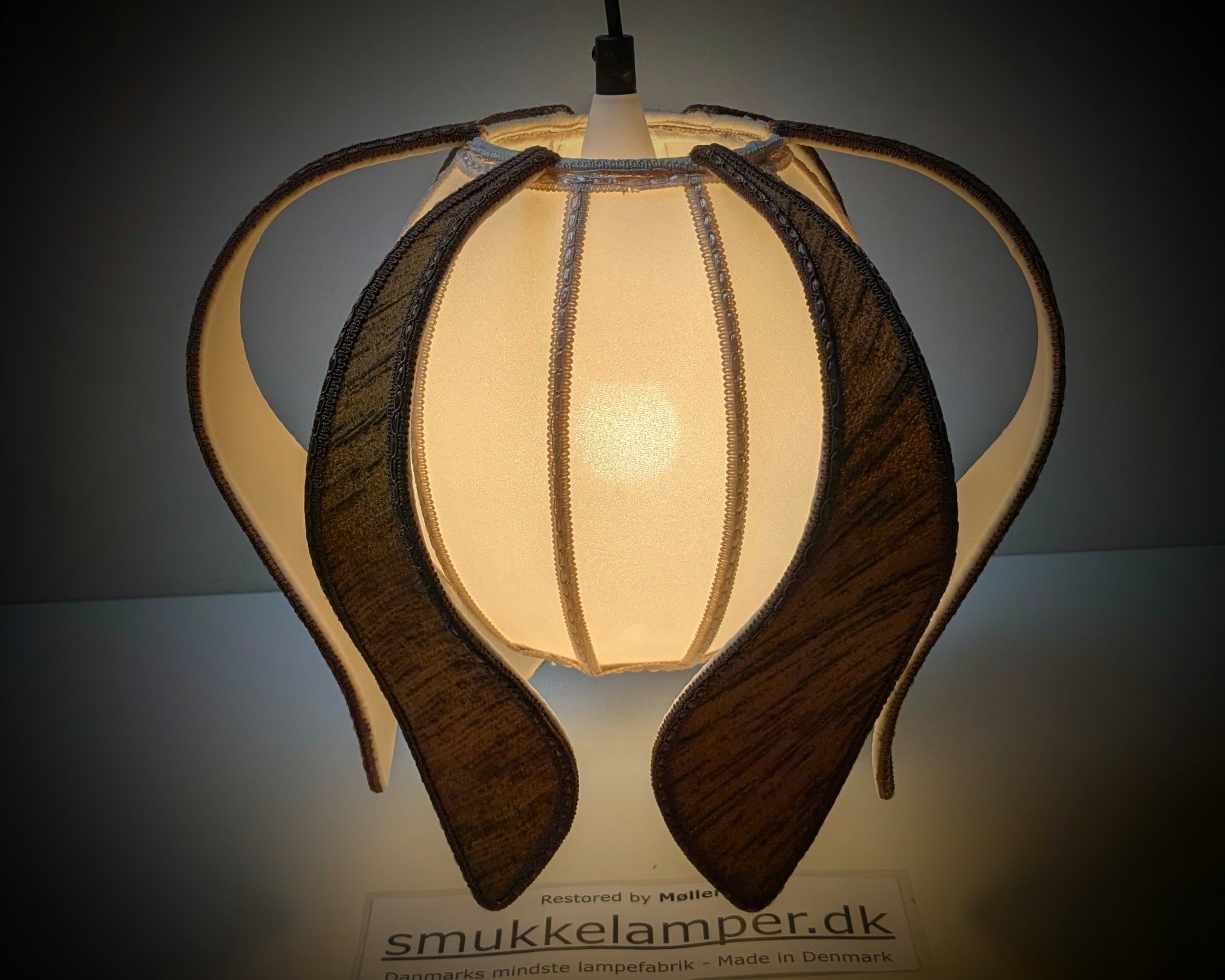 Sjælden art deco loftlampe fra 1950. Perfekt stand. Stof. Nyt el. Ø36 tulip.