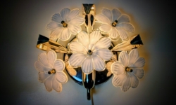 24 karat guld forgyldt blomster buket lampe. Ø28 cm. Nyt el. Klassisk art deco. 1980.