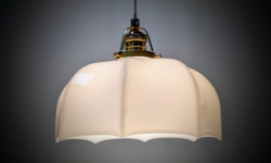 Skøn Antik hvid opalglas paraply lampe 1930. Messing ophæng og fatning m.m Ø25