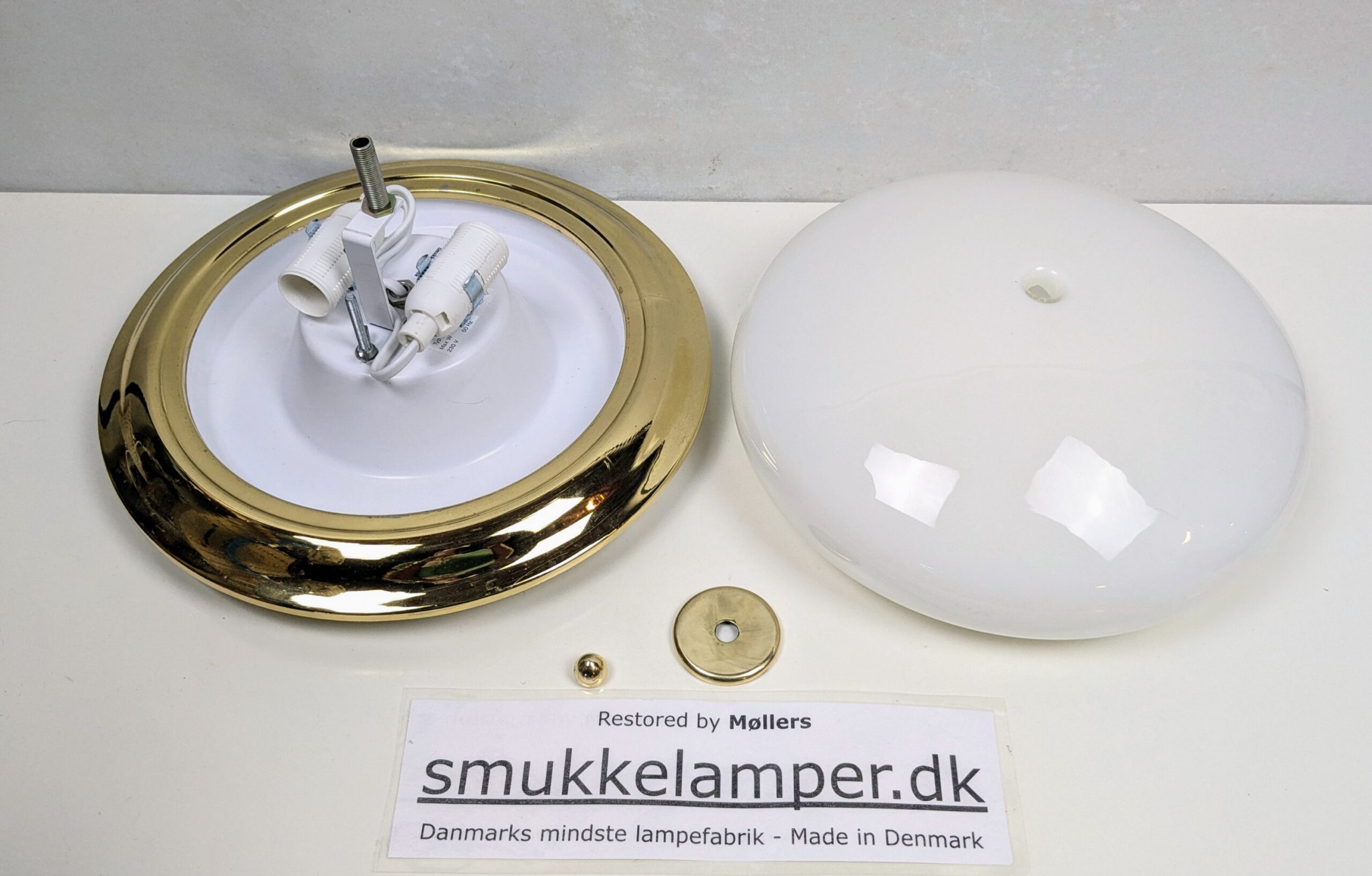 Skøn fuld restaureret plafond fra 1980. Nyt el m.m Ø30. Hvid opal og messing. - Billede 4