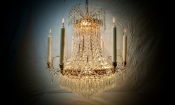 Stor 6 armet lysekrone med 894 krystal prismer. I perfekt stand. Ø60. Pickup only.