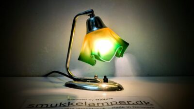 Skøn hånd samlet art deco bord/ væglampe fra 1960. Glas 1980. Nyt el. 20 cmH. Nypoleret.