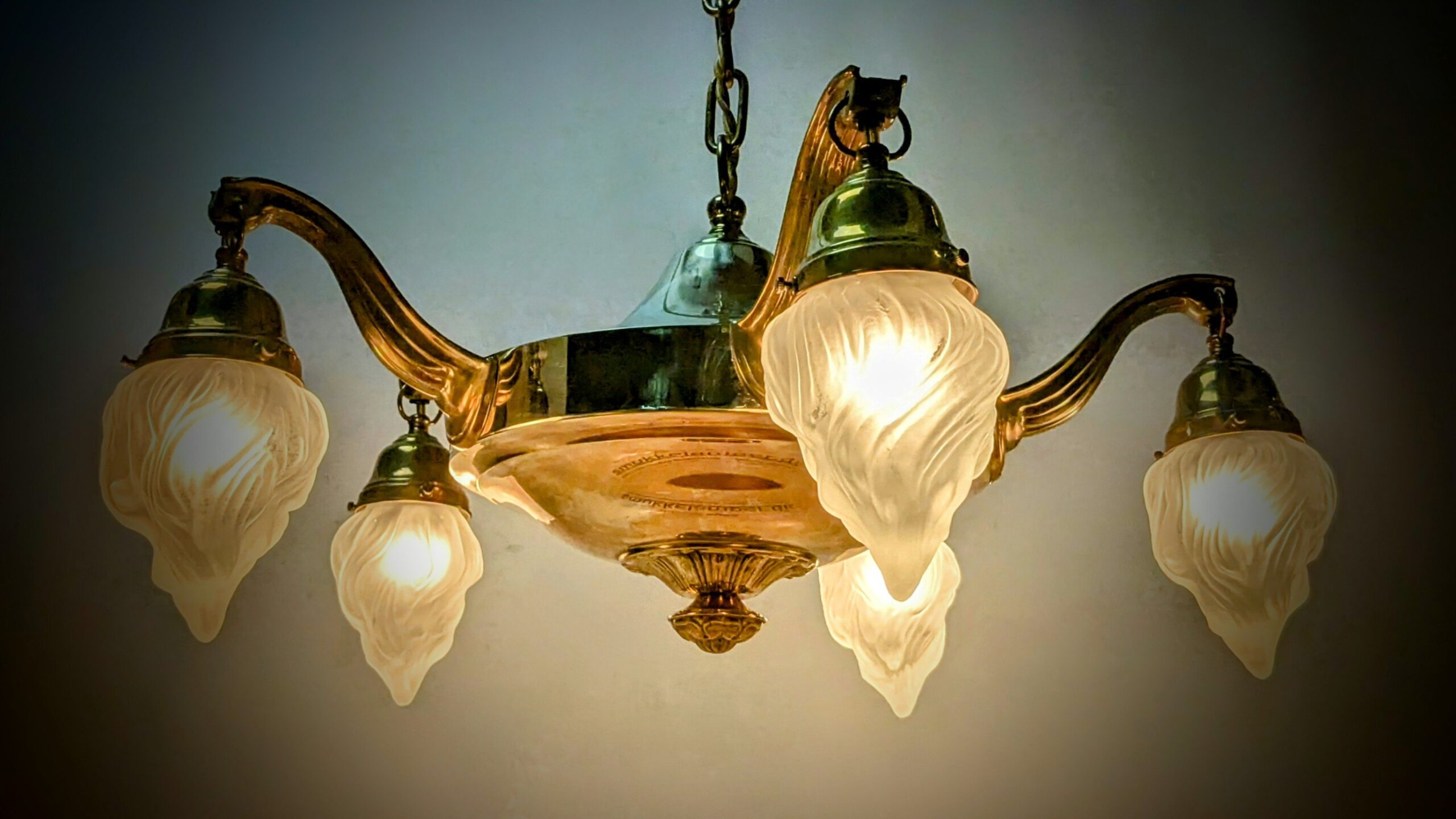 Antik 5 armet fransk art deco lysekrone i messing. Ø55. 1940. Liebhaver. Pickup only