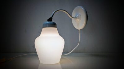 Custom håndsamlet væglampe. 1960 Glas. White. Nyt el m.m. Møllers recrafting.