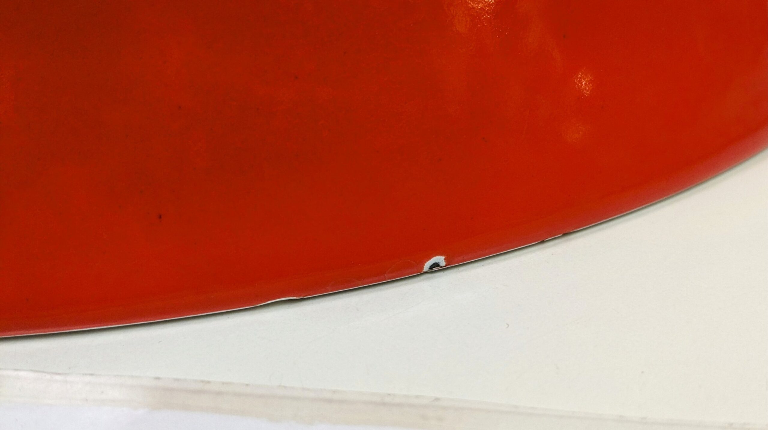 Original Louis Poulsen værkstedslampe fra 1970. Model 19540. Orange. Nyt el. Ø35.