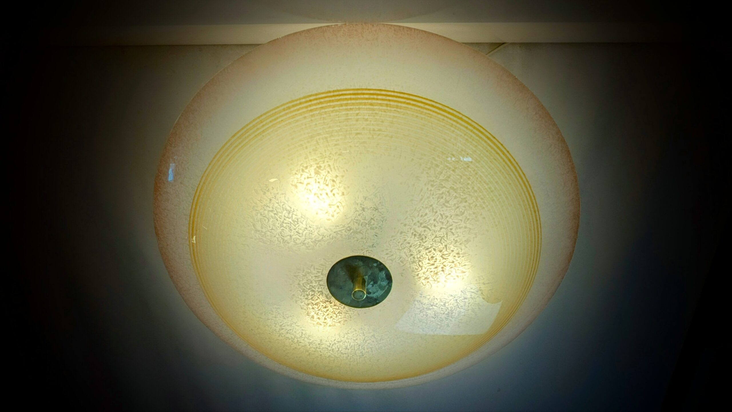 Stor glas plafond fra 1930. Fuld restaureret. Ø55. 15 cm fast nedhæng. Pickup only