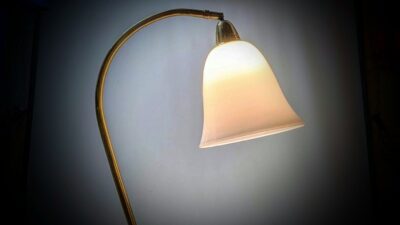 Custom Tinkerbell gulv lampe. Messing og opalglas. Fuld restaureret. Pickup only.