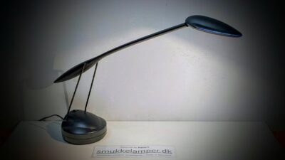 Klassisk Fransk design. Unilux fra 1990. Type 2080. 70 cm udhæng. I flot stand.