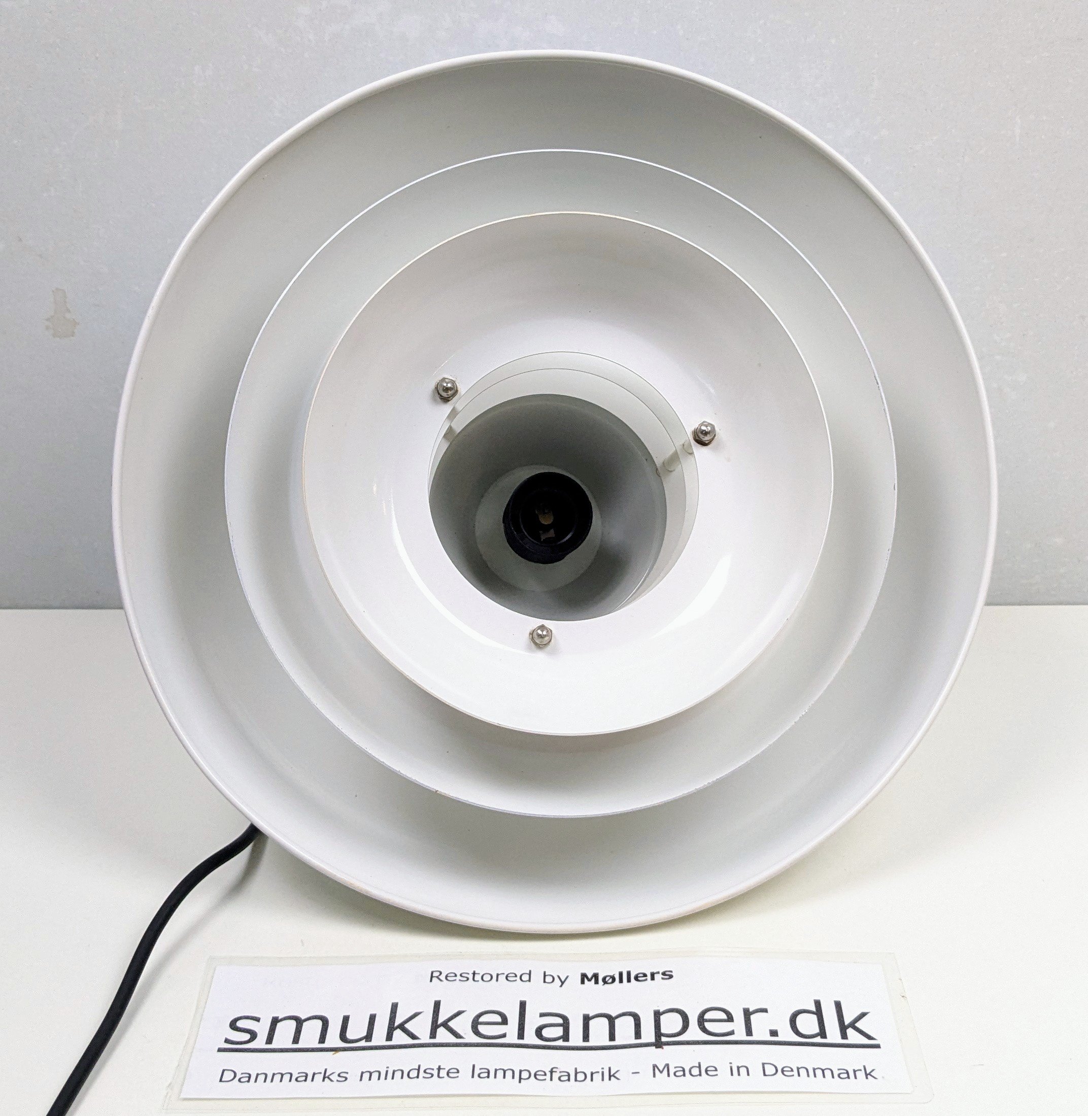 Skøn dansk design lampe fra 1960. Nyt el. Ø36. Få brugsspor. Original grå.
