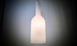 Stor fransk bouteille lampe i opalglas. 50 cmH. Ø16,5. Nyt el m.m
