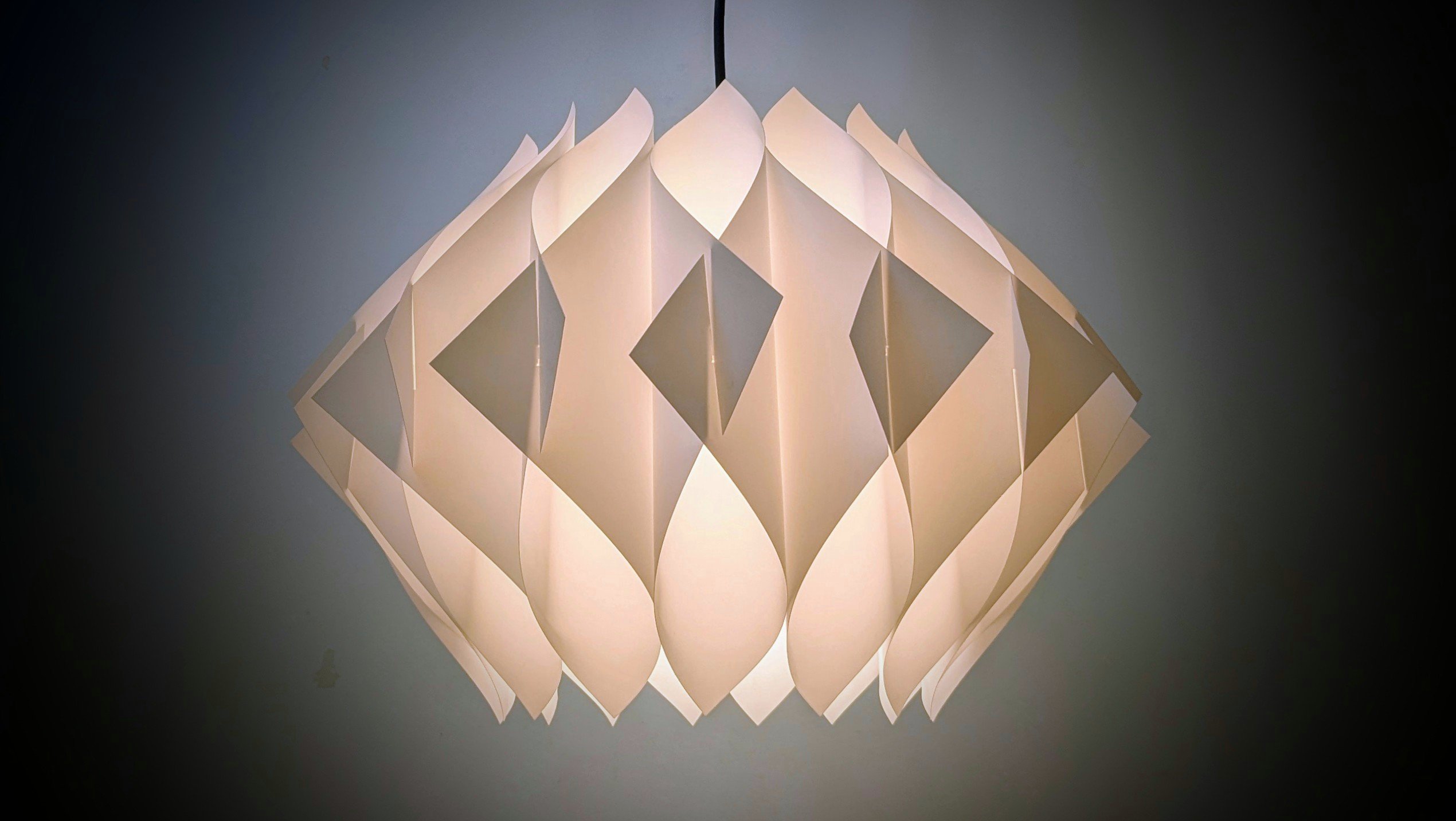 Skøn Butterfly lampe Hoyrup light. Lars Schiøler 1973. Ø44. Nyt el. Excellent condition. - Billede 2