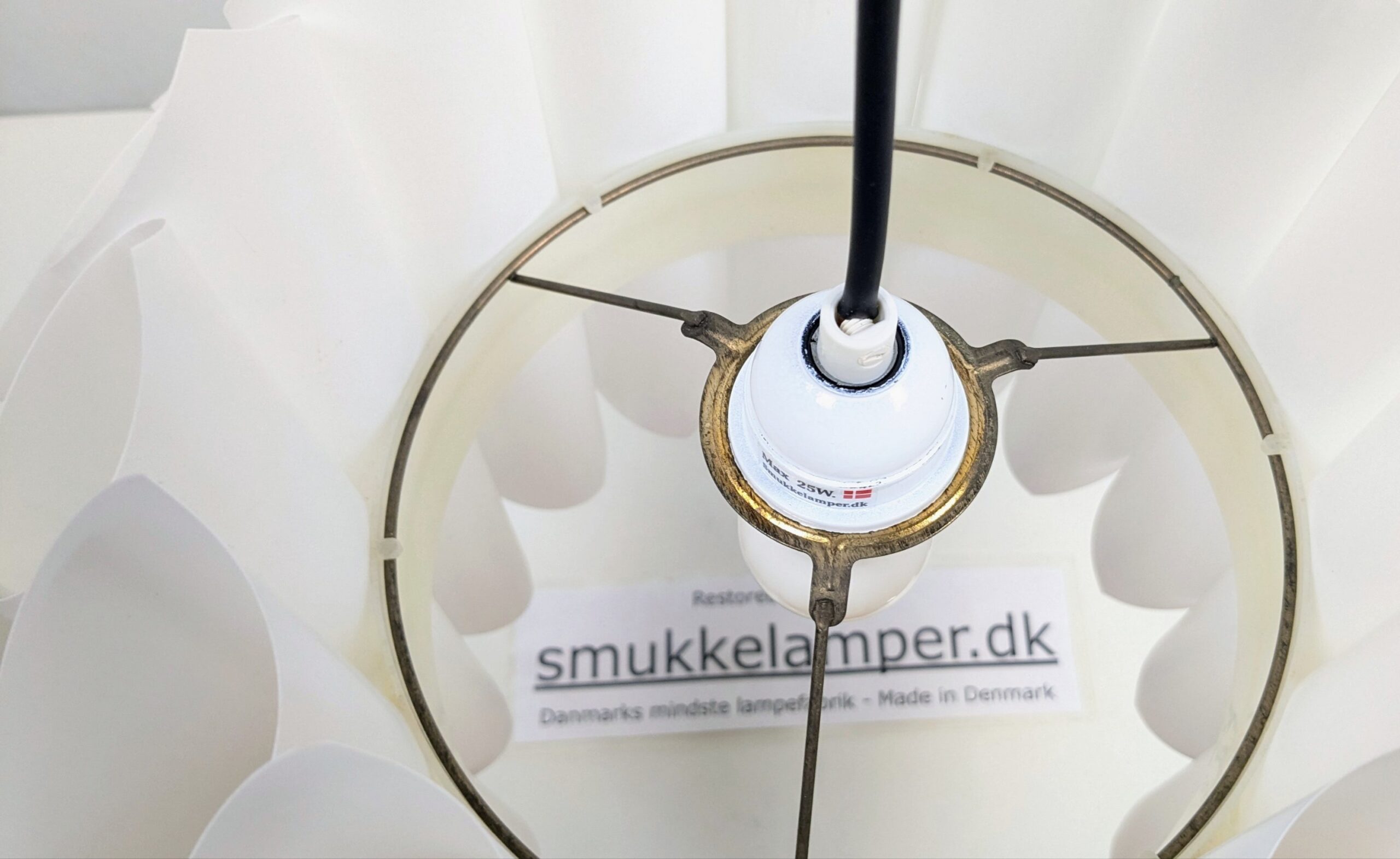 Skøn Butterfly lampe Hoyrup light. Lars Schiøler 1973. Ø44. Nyt el. Excellent condition. - Billede 3