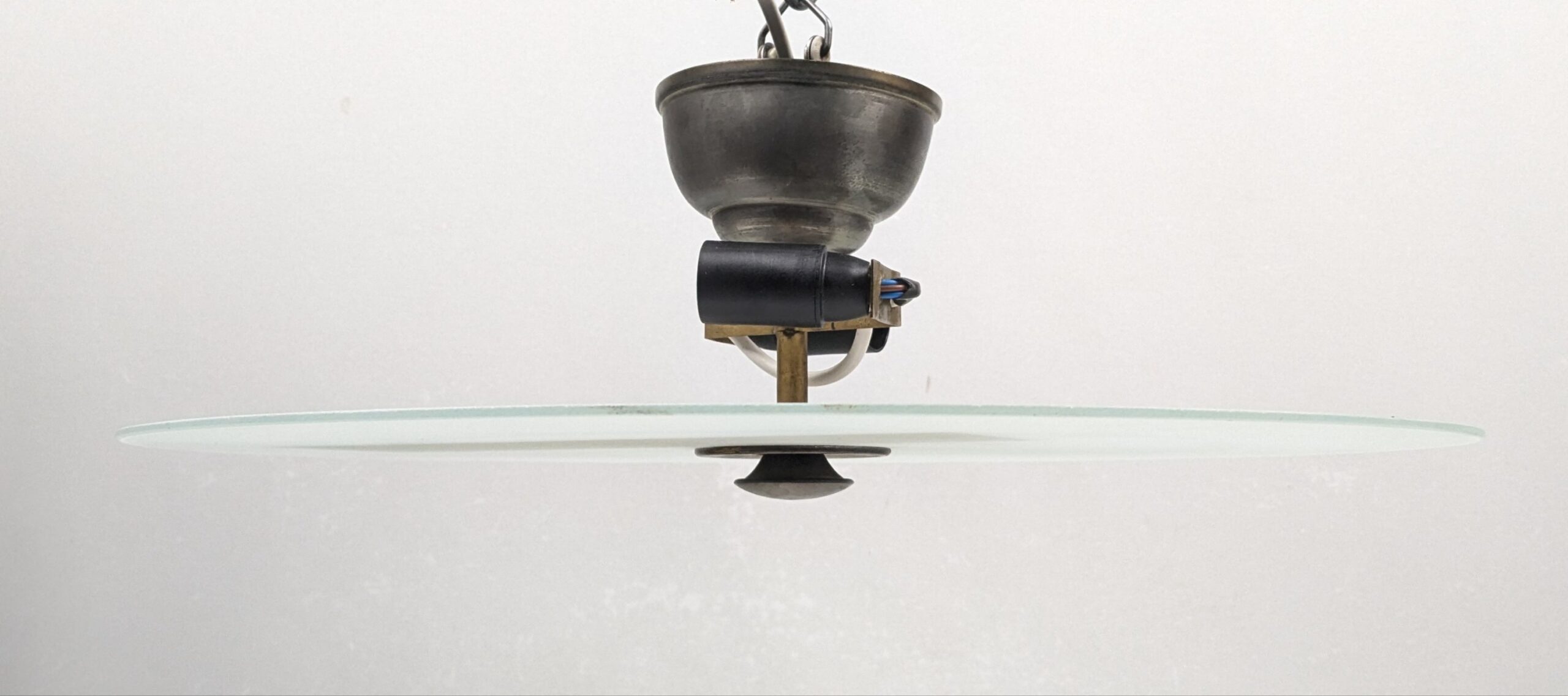 Skøn entre glas loftlampe fra 1930. Ø45. 16 cm fast nedhæng. Til stuk m.m Pickup only. Nyt el. Sjælden.