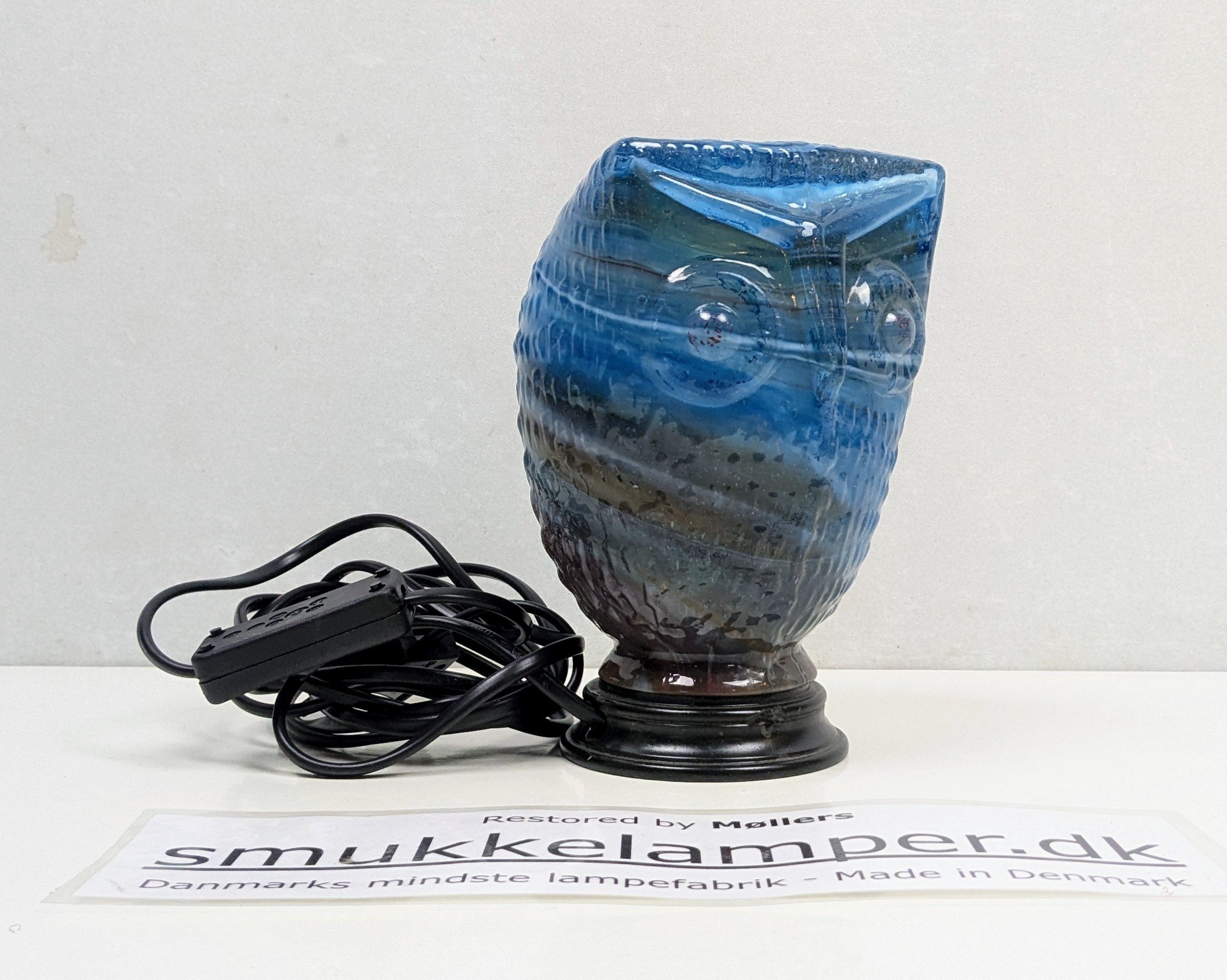 Skøn håndlavet unika glas ugle. 1970 Fuld restaureret. 18 cmH. Nyt el.