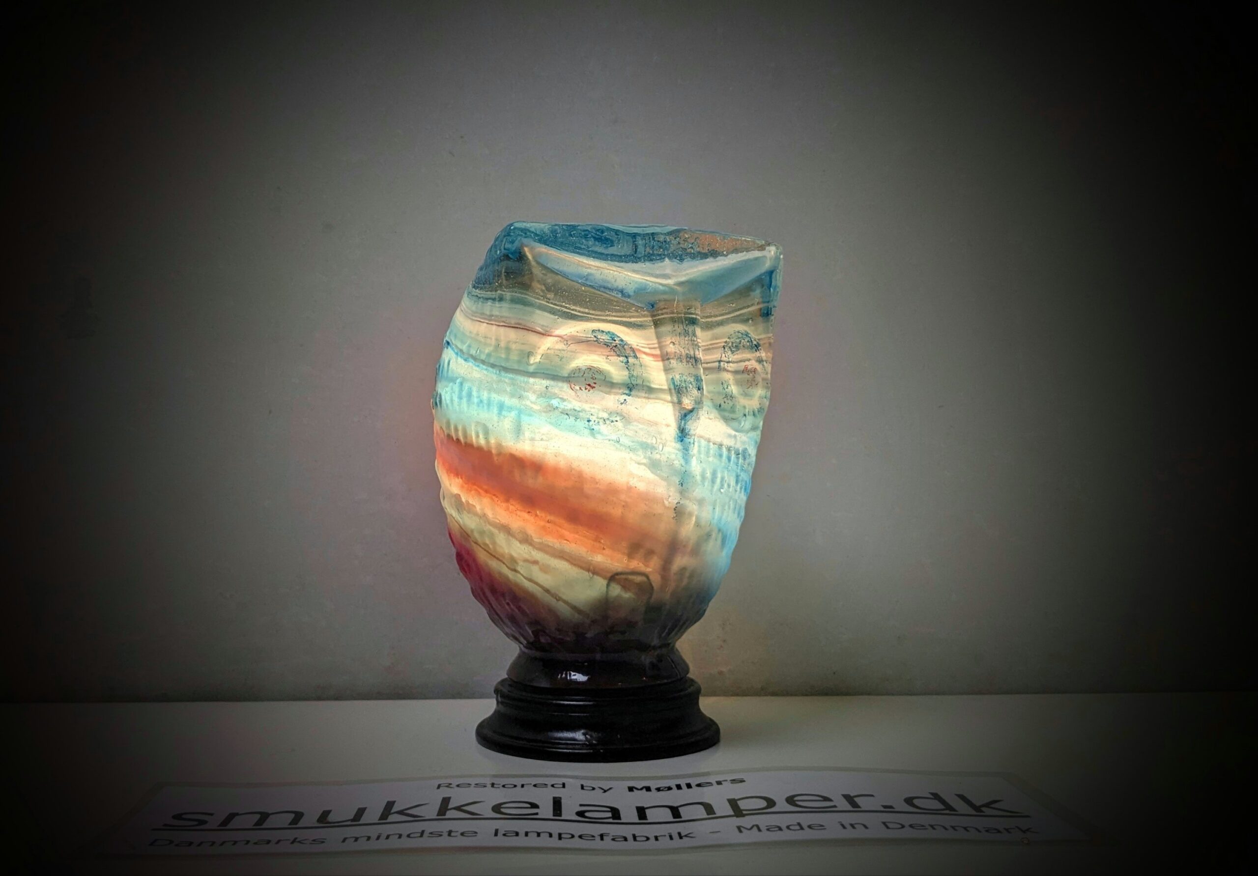 Skøn håndlavet unika glas ugle. 1970 Fuld restaureret. 18 cmH. Nyt el.