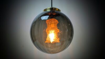 Custom håndsamlet glas hjørne pendel. "The Eye". Unika. Ø25. Møllers redesign