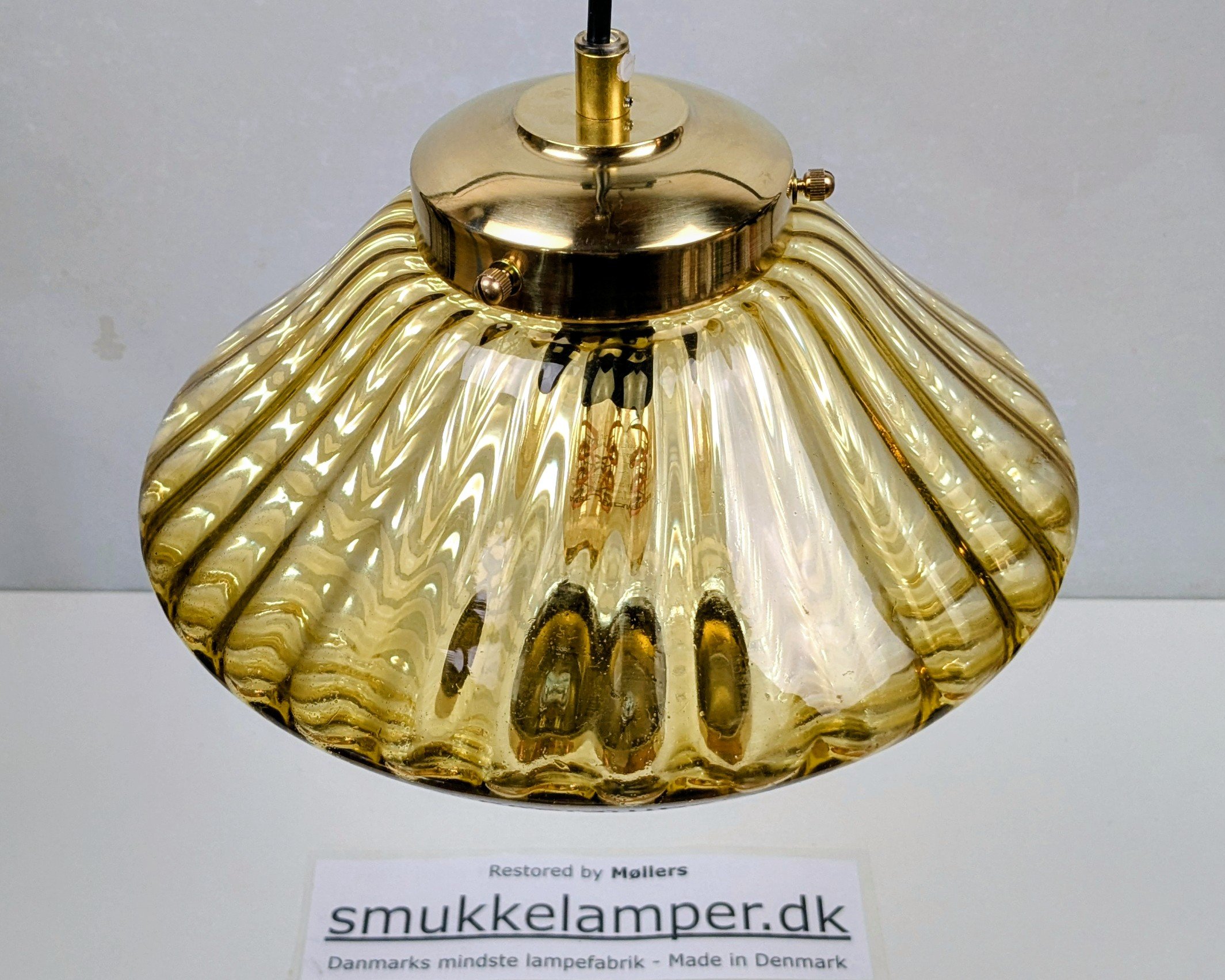 Custom håndsamlet glas hjørne pendel. “Løget”. Unika. Ø24. Møllers redesign