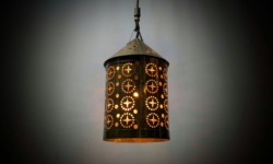 Skøn lille messing hjørne pendel fra 1960. Ø15. 33cmH. Nyt el.