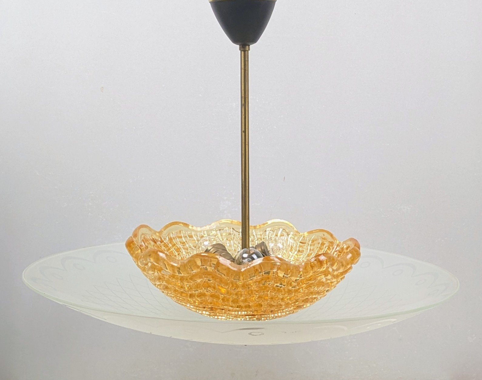 Storslået Orrefors Carl Fagerlund loftplafond 1950. Ø67. 10 kilo glas. Palæ plafond. Pickup only