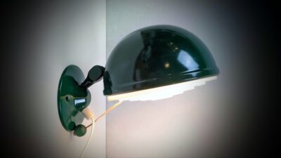 Skovgrøn Dansk design væglampe fra 1970. Knud Christensen - Randers. I flot stand. Elit