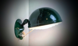 Skovgrøn Dansk design væglampe fra 1970. Knud Christensen – Randers. I flot stand. Elit