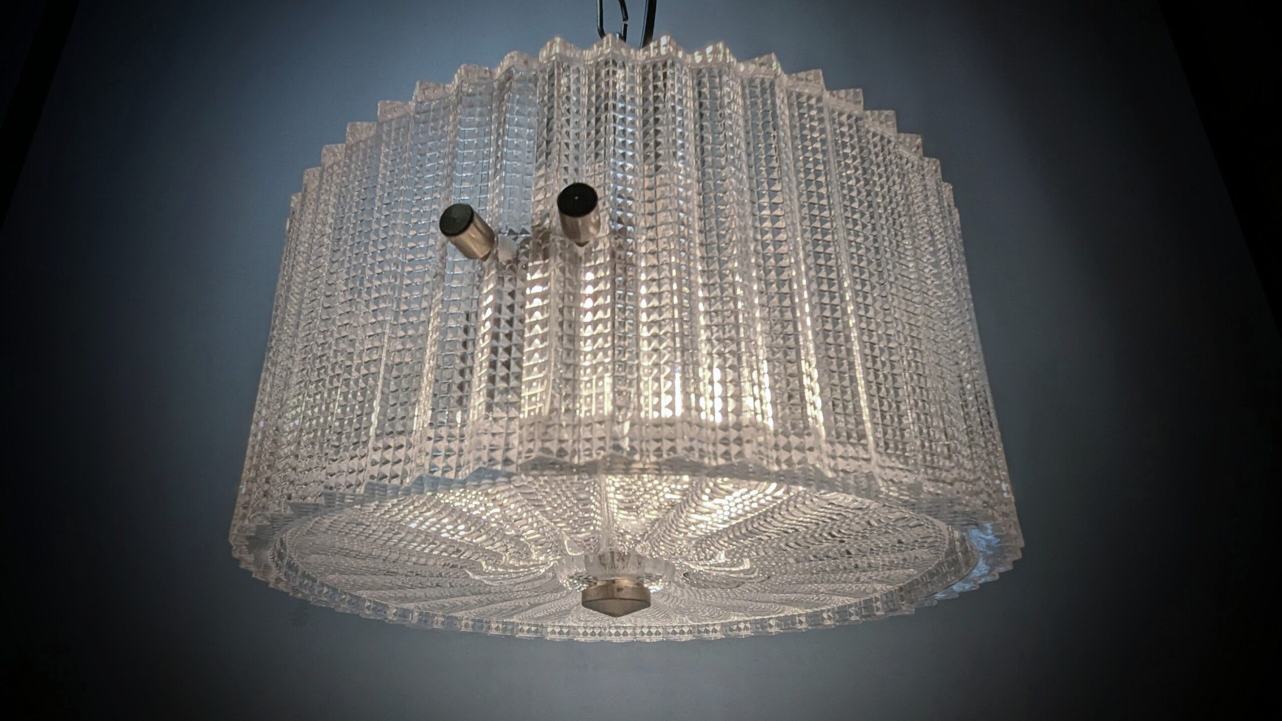 Eksklusiv Carl Fagerlund krystal krone til entre eller stuk. Ø28. Orrefors. Nyt el. 25cm nedhæng