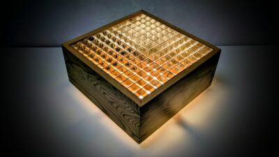 1970 vintage plafond til loft. 23 x 23 cm. Fyrretræ. Nyt el. 13 cmH