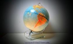 Stilren dansk design globus fra 1992. Scan Globe. 40 cmH