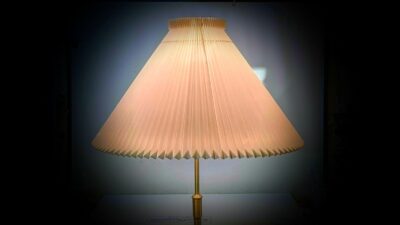 Original LE KLINT 328/39 standerlampe. Med brugsspor. Ø60 skærm. Pickup only.