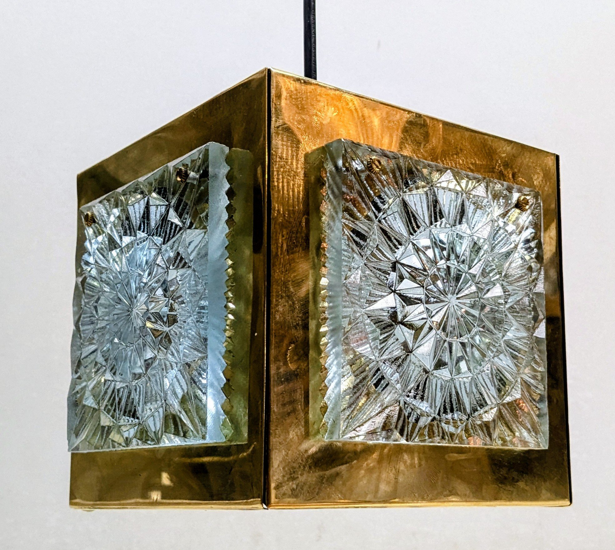 Skøn fuld restaureret kube pendel fra 1960. Purple amaze. 16×16. Nypoleret, nyt el.