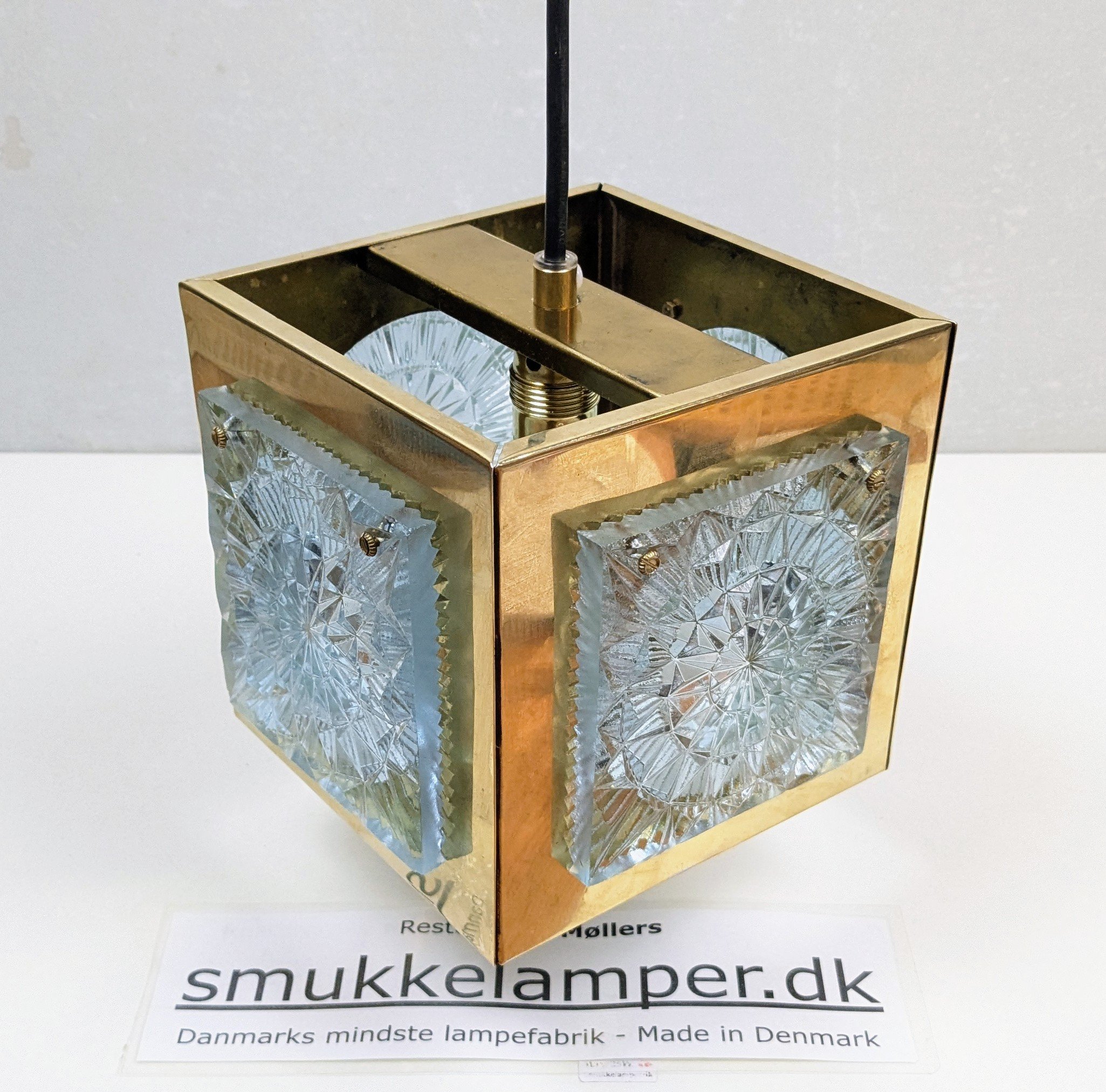 Skøn fuld restaureret kube pendel fra 1960. Purple amaze. 16×16. Nypoleret, nyt el.