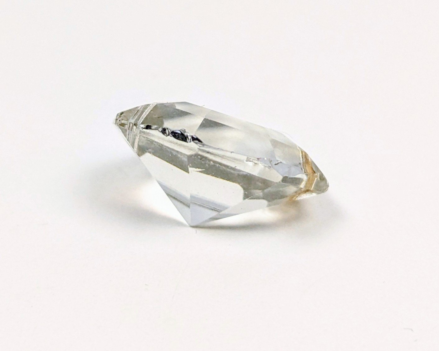 Krystal prisme til lysekrone. 20mmH. 17 mmB. 33 facet slebne sider. Brilliant Octogons