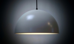 Klassisk dansk design 1980. Excellent condition. Ø30. Christian Hvidt. Nyt el.