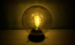 Custom håndsamlet “Magic Eye” bordlampe. Møllers recrafting. Ø20. Hologram glas.