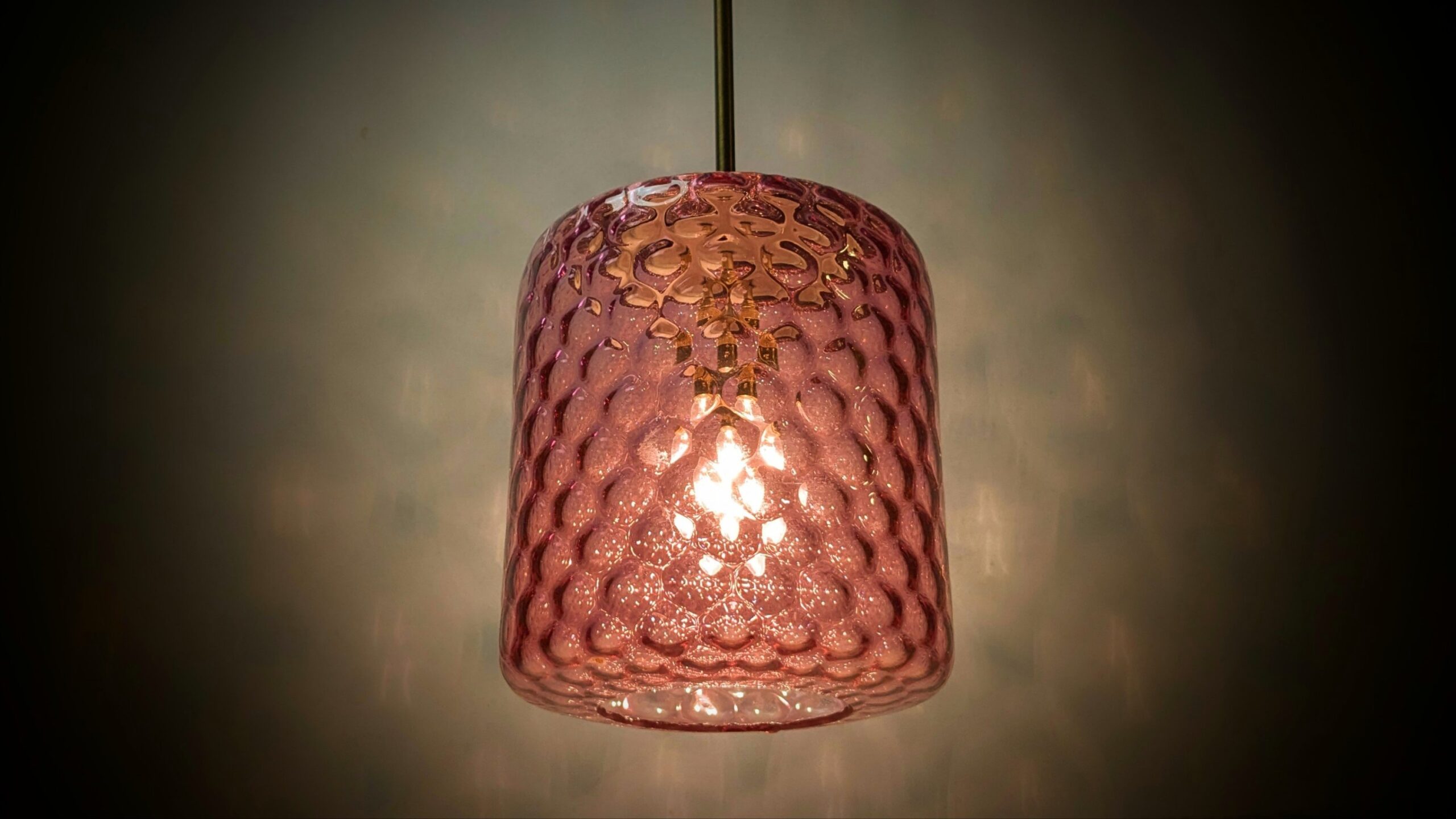 Céleste Rosé – Håndsamlet Dansk Design i Antikt Bobleglas. Ø20. Nyt el. Unika.