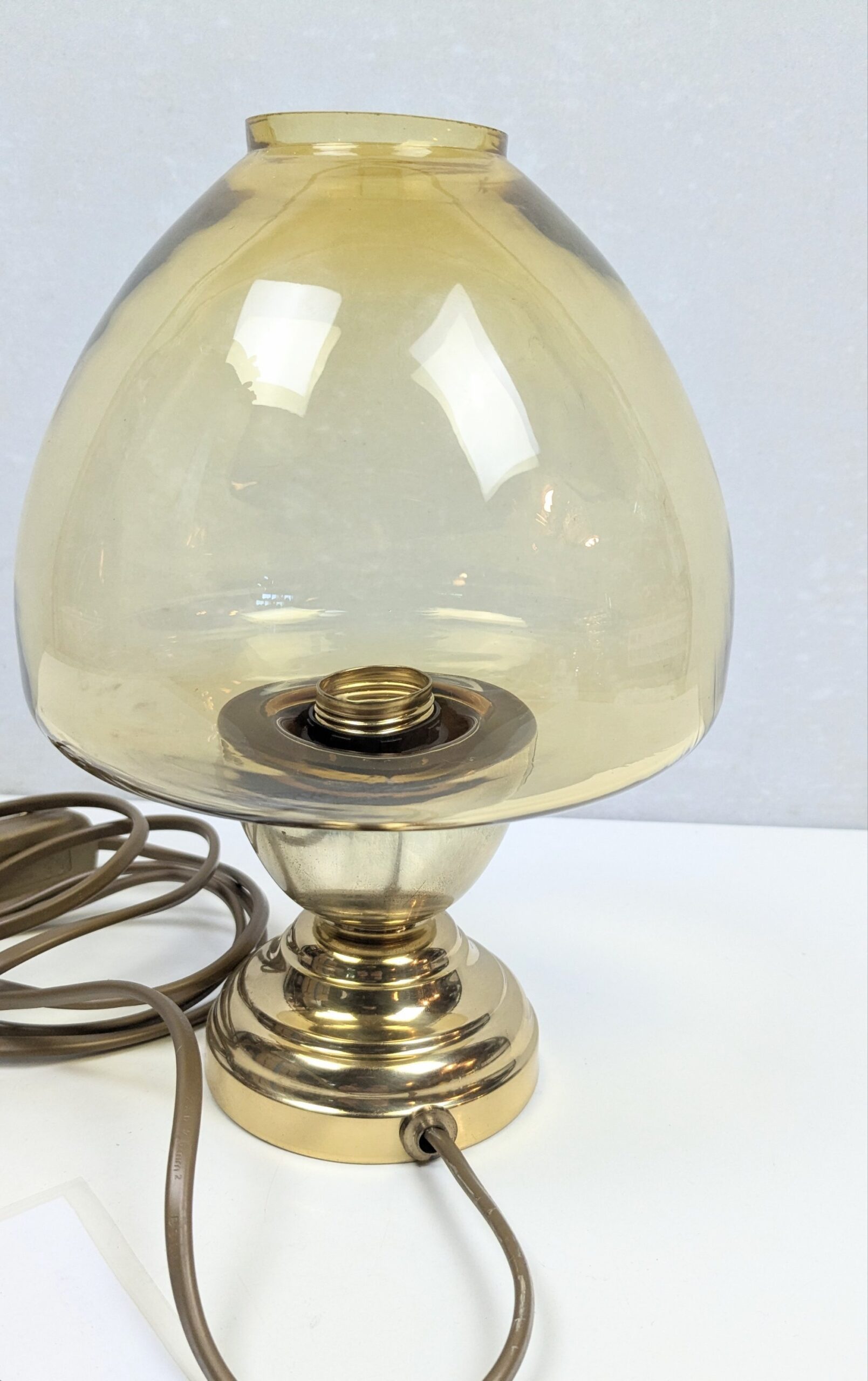 Custom håndsamlet “Elegance” tv lampe. Møllers recrafting. Ø15. Cognac farvet glas.