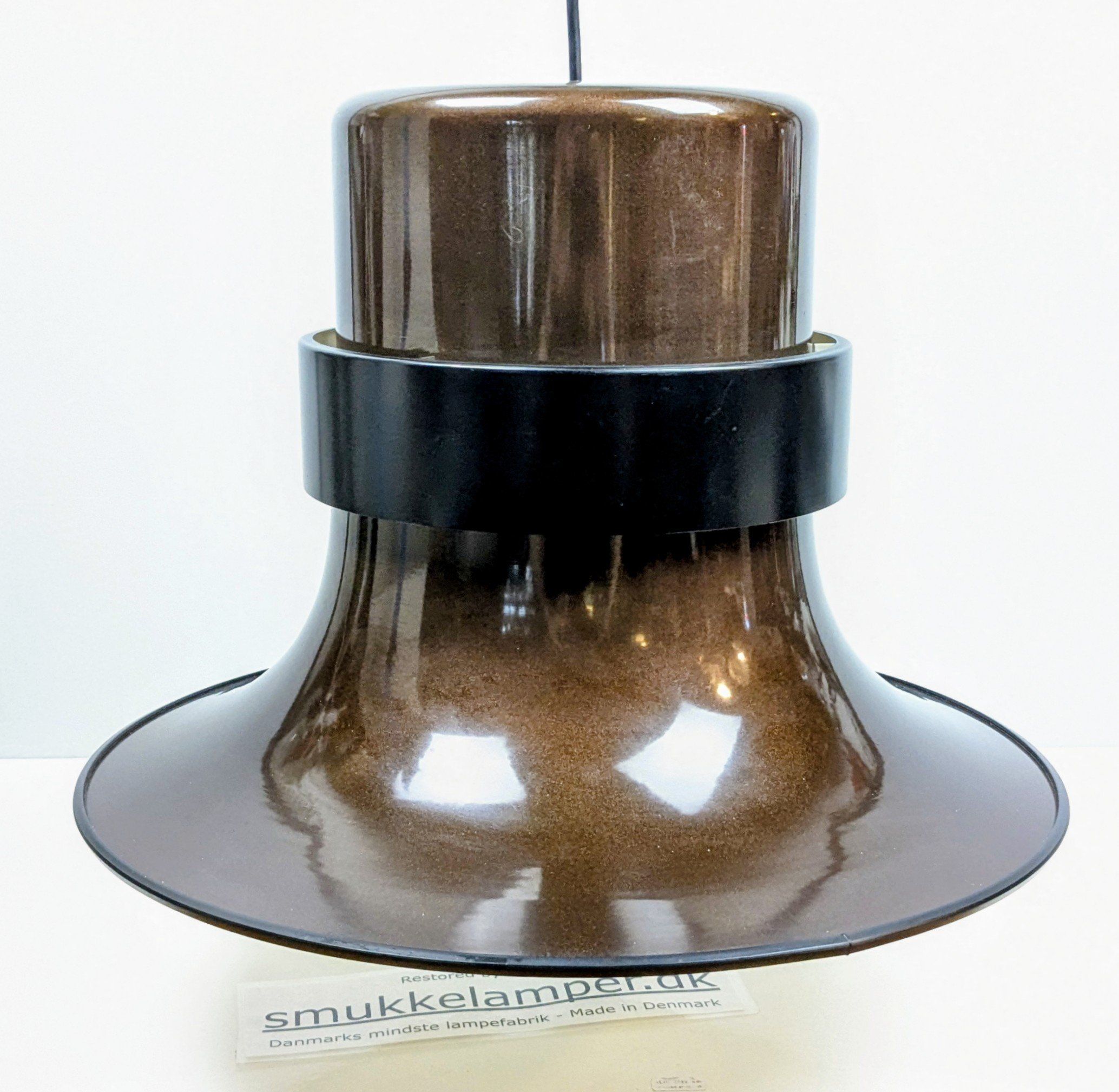Skandinavisk loftlampe fra 1970. Mørk Bronze metallic. Ø46. Nyt el. I flot stand.