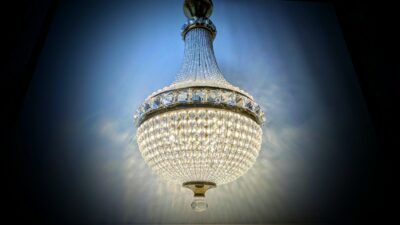 Eksklusiv Empire-Krystal Lysekrone fra 1950 – Håndlavet Palais style. Pickup only. Ø33