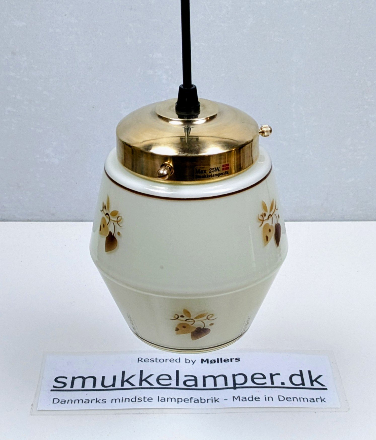 Skøn lille Entre kuglependel fra 1920. Nyt el og messing ophæng. Ø15. - Billede 2