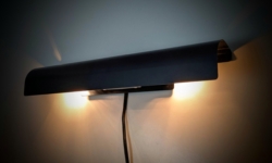 Ny ubrugt reollampe fra 1980. Dansk design. 36 cmL. Restparti. Made in Denmark