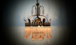 Overdådig Charleston lysekrone. Lyserød. 494 glas prismer. 130 cm fast nedhæng. Ø36. Pickup only